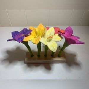 Lovevery Felt Flowers